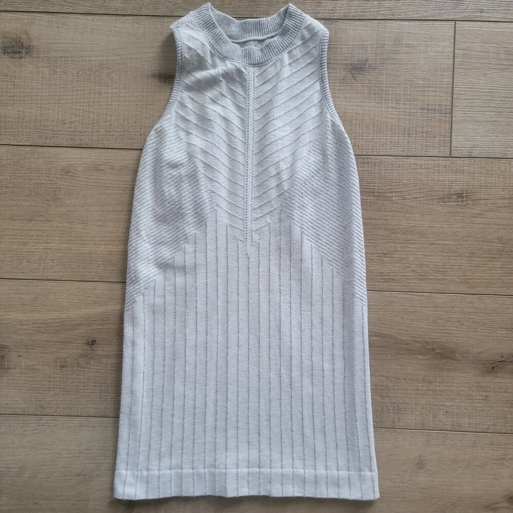 Athleta Women's Gray Sojourn Seamless Racerback High Neck Ribbed Tank Top Small - Picture 4 of 9